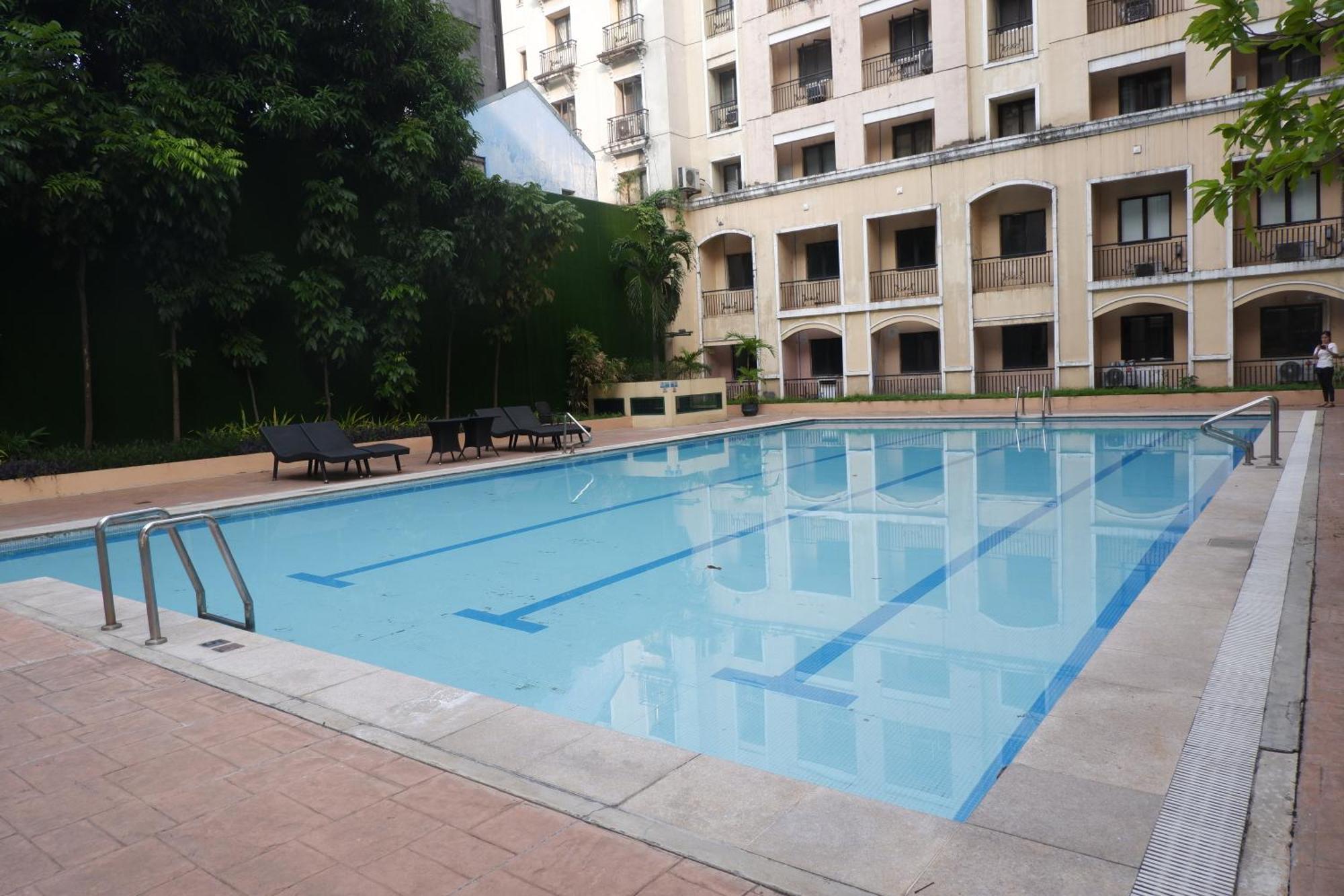Sarasota Residential Resort Manila Bagian luar foto